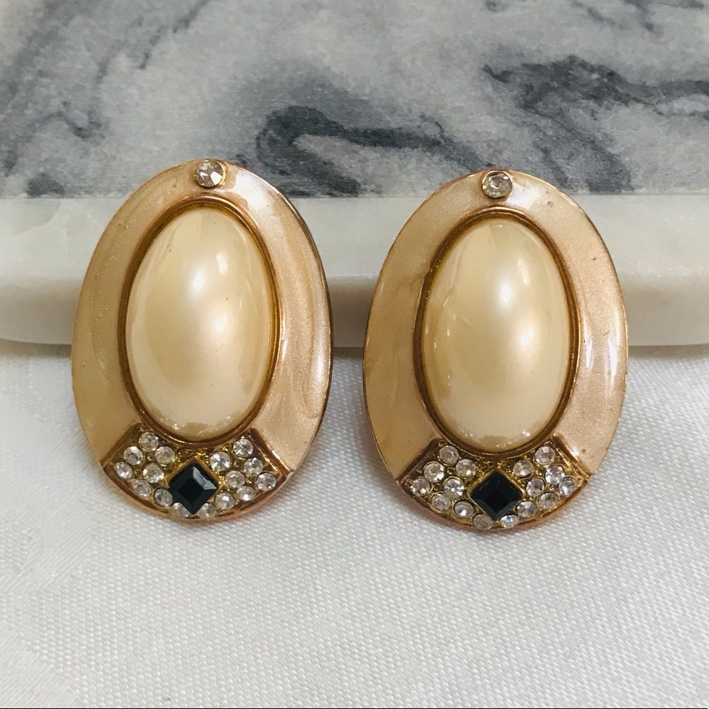 Vintage Clip On Earrings